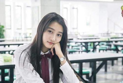 娱乐大爆料关晓彤,娱乐圈的青春女神，揭秘她的成长与蜕变