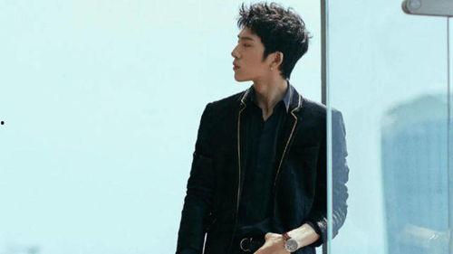 圈内爆料井柏然刘雯,时尚界新CP甜蜜来袭