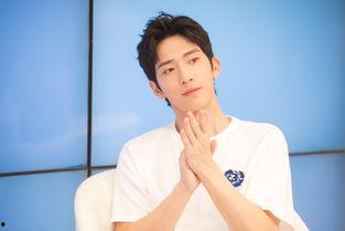 圈内爆料井柏然刘雯,时尚界新CP甜蜜来袭