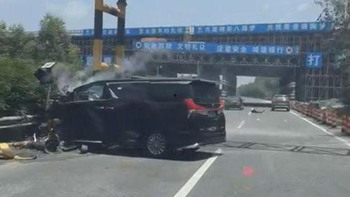 郑州爆料车祸新闻报道,悲剧瞬间，生命消逝