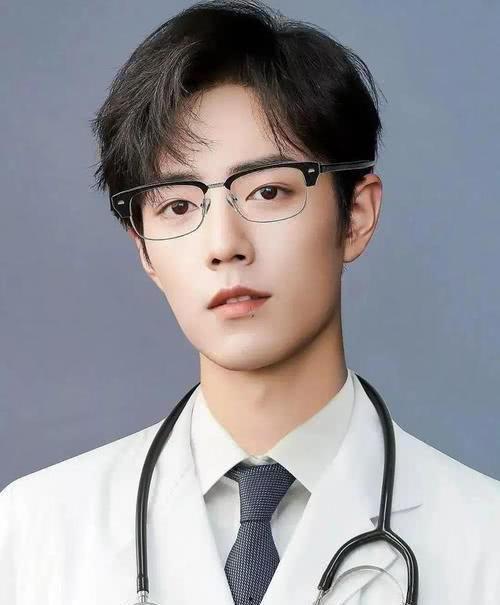 何炅肖战最新爆料,揭秘娱乐圈背后的故事与情感纠葛