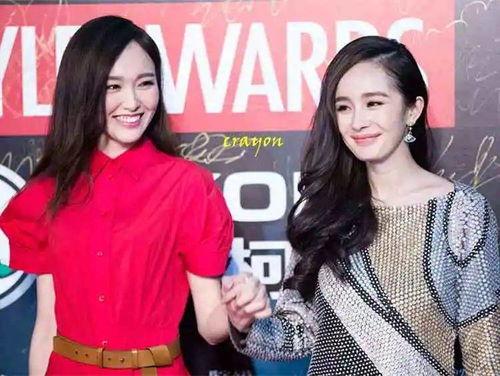 圈内爆料邓伦唐嫣,甜蜜互动引粉丝热议